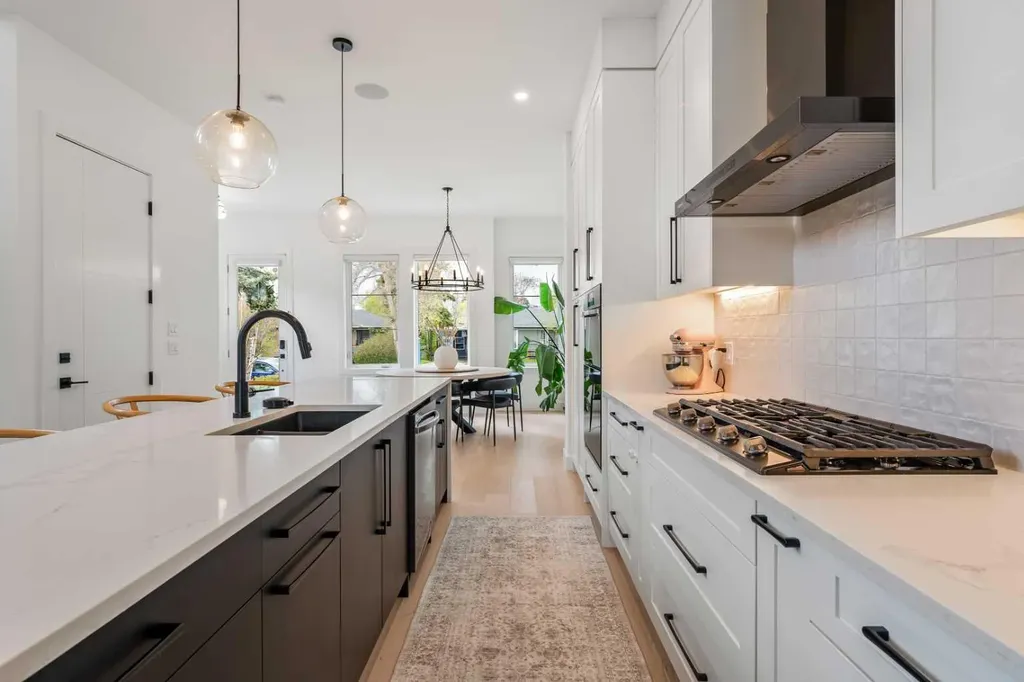 2824 30 Street SW Calgary AB T3E 2M5