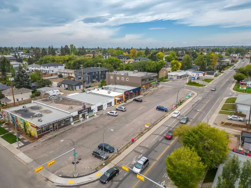 2824 30 Street SW Calgary AB T3E 2M5