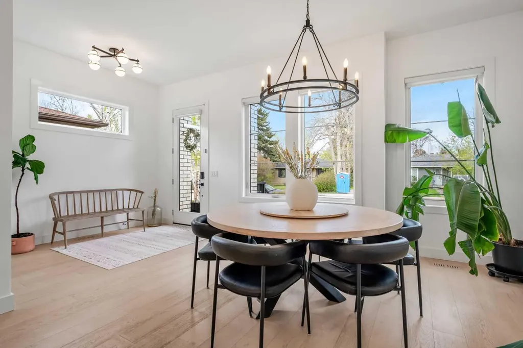 2824 30 Street SW Calgary AB T3E 2M5