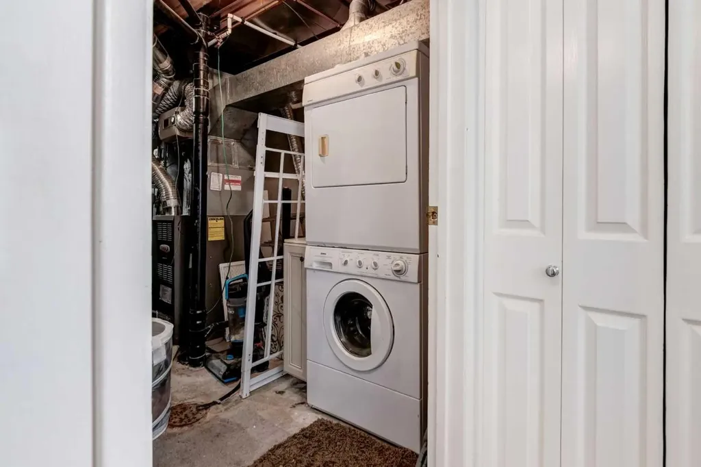 333 Braxton Place SW Calgary AB T2W 2E7