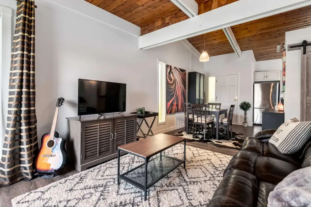 333 Braxton Place SW Calgary AB T2W 2E7