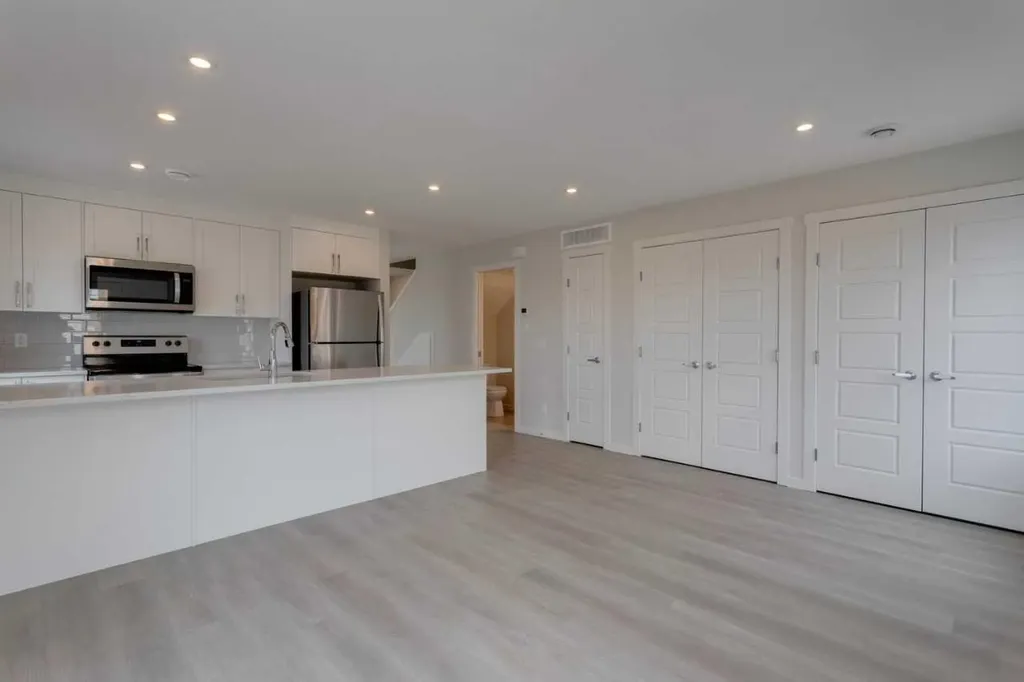 40 Livingston Parade NE Calgary AB T4B3P6