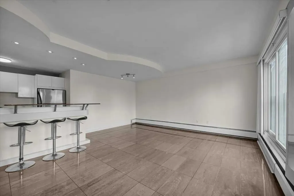 706 15 Avenue SW Calgary AB T2R 0R7
