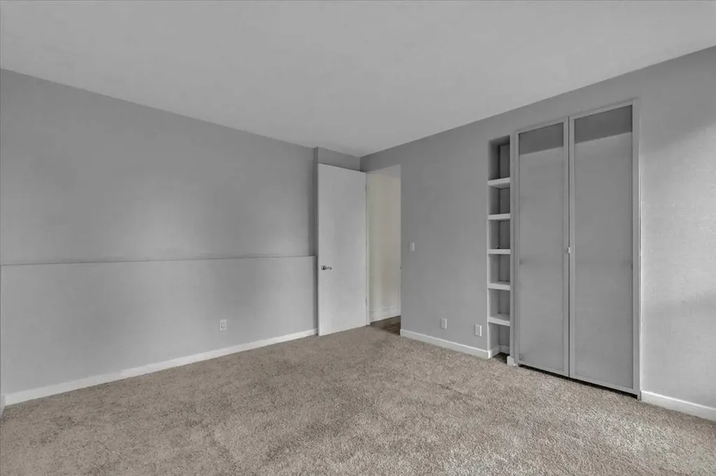706 15 Avenue SW Calgary AB T2R 0R7