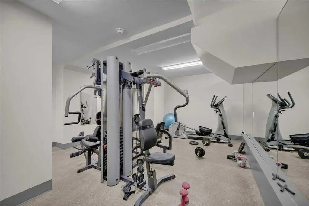 706 15 Avenue SW Calgary AB T2R 0R7