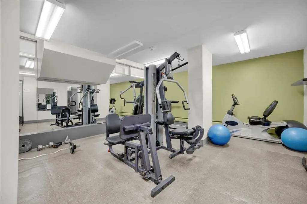 706 15 Avenue SW Calgary AB T2R 0R7