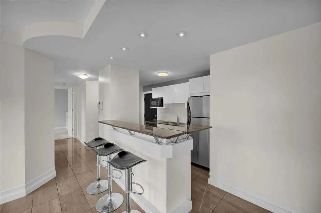 706 15 Avenue SW Calgary AB T2R 0R7