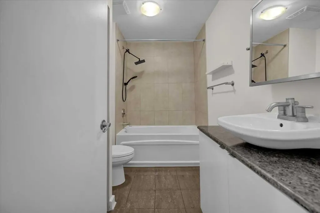 706 15 Avenue SW Calgary AB T2R 0R7