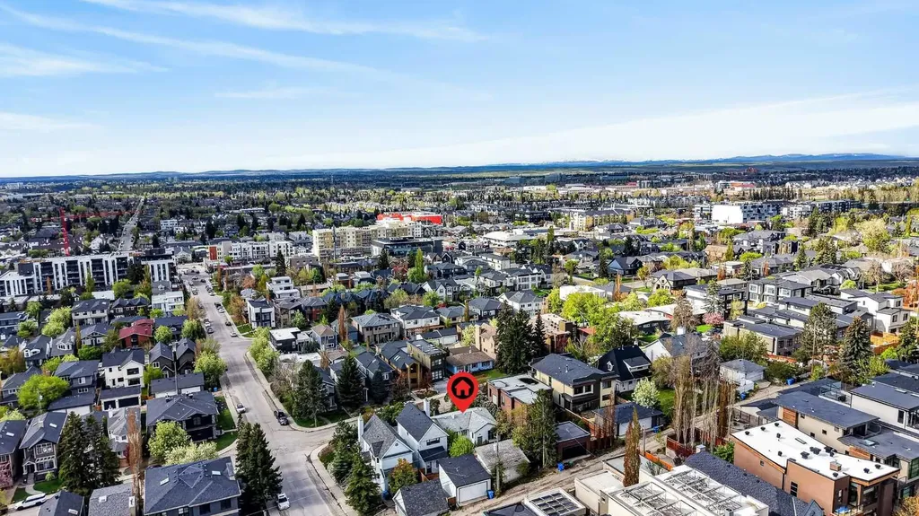 2006 30 Avenue SW Calgary AB T2T 1R2