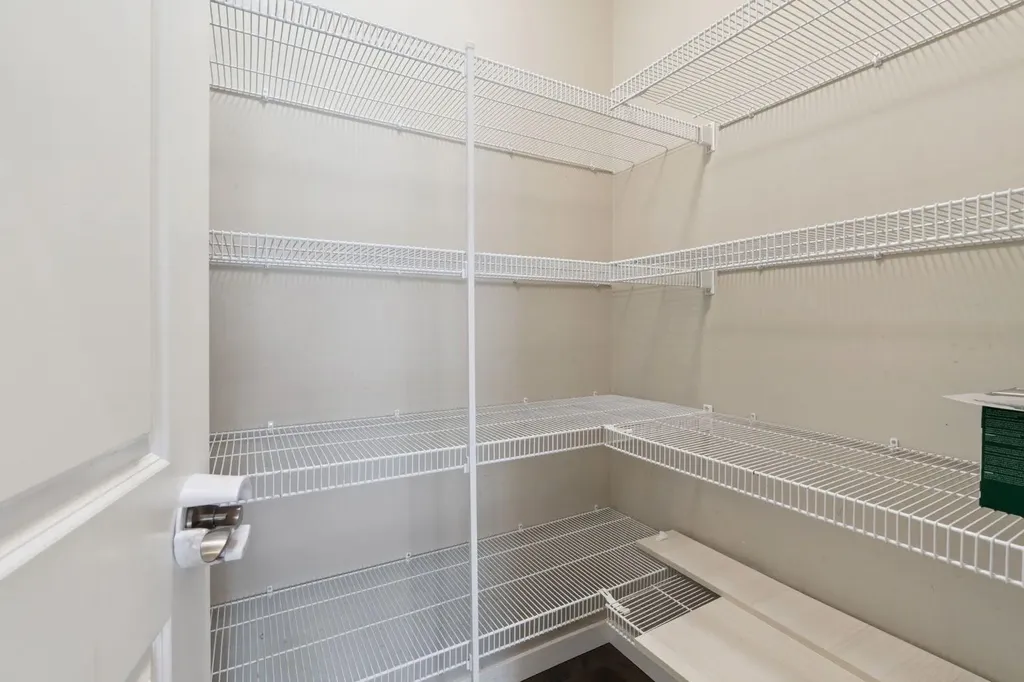 44 Legacy Reach Manor SE Calgary AB T2X 2C5