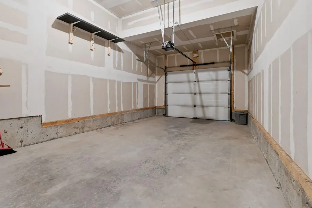 44 Legacy Reach Manor SE Calgary AB T2X 2C5