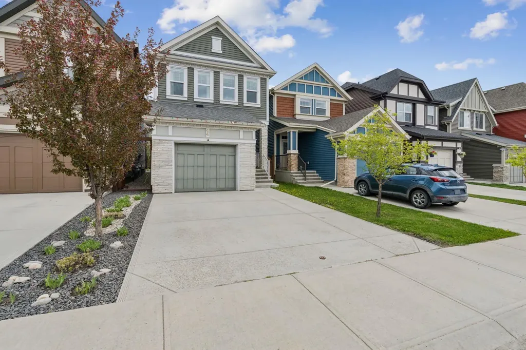 44 Legacy Reach Manor SE Calgary AB T2X 2C5