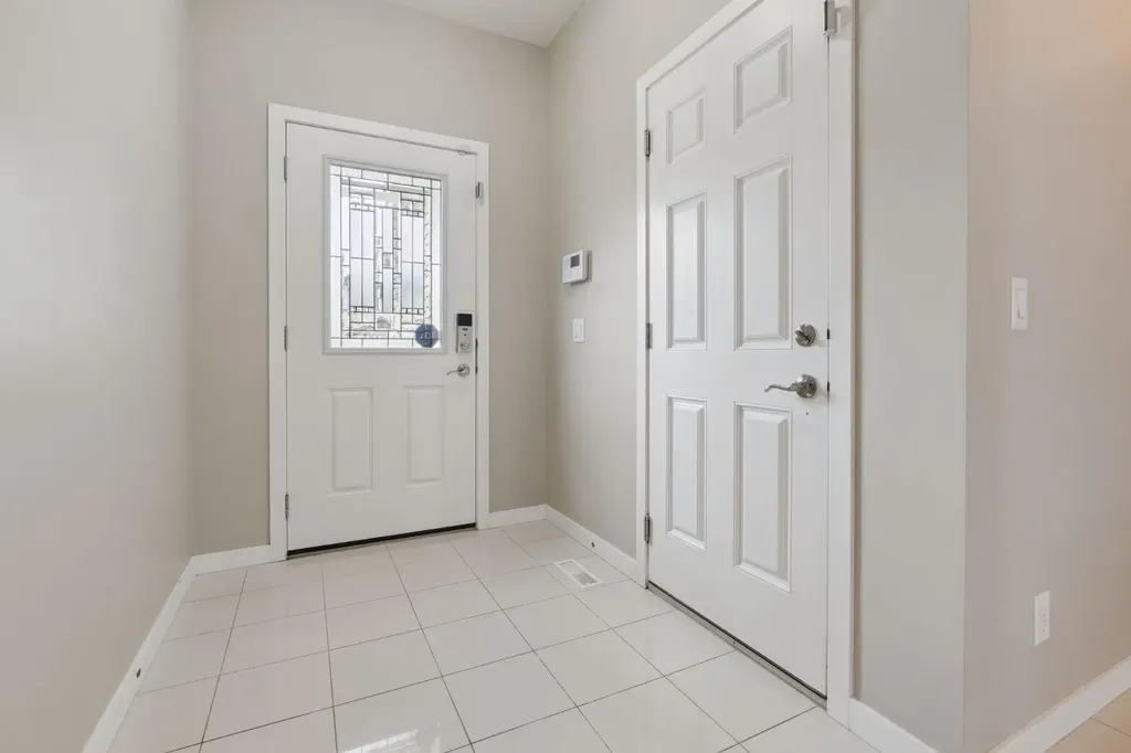 44 Legacy Reach Manor SE Calgary AB T2X 2C5