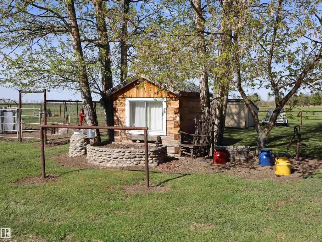 622036 Range Road 63 Rural Woodlands County AB T7N 1C6