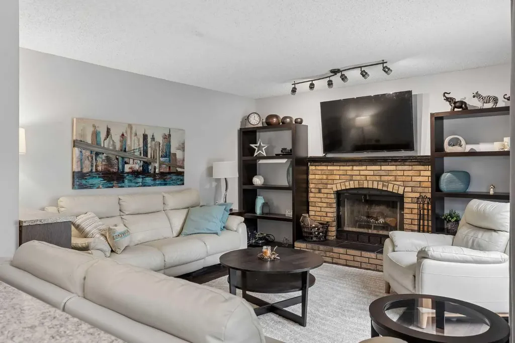 244 Scurfield Place NW Calgary AB T3L1T5