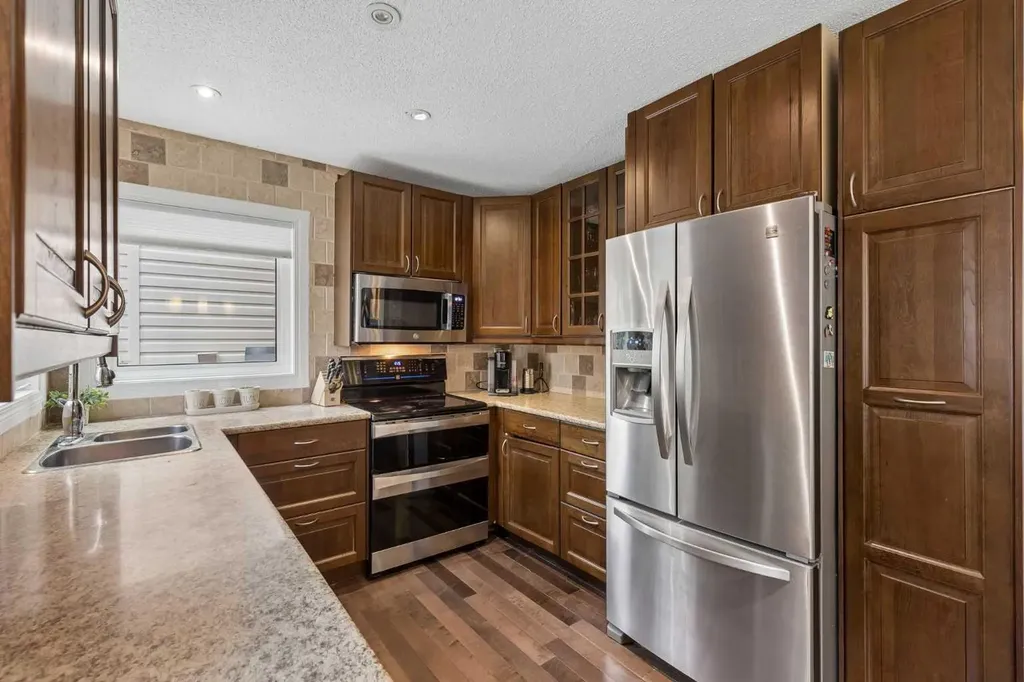 244 Scurfield Place NW Calgary AB T3L1T5