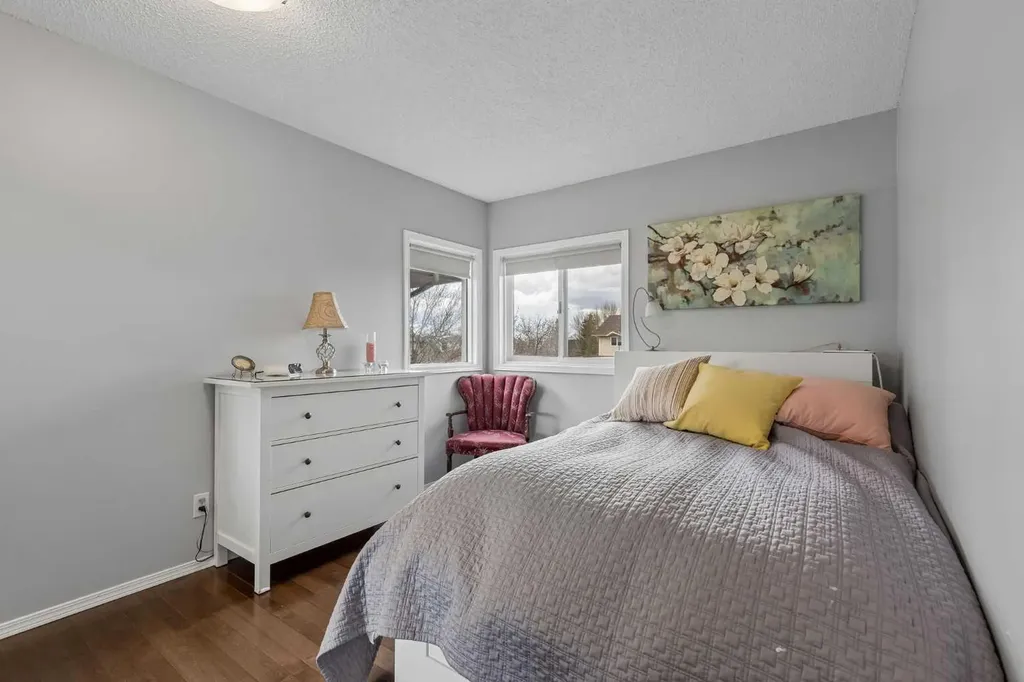 244 Scurfield Place NW Calgary AB T3L1T5