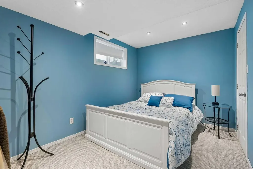 244 Scurfield Place NW Calgary AB T3L1T5
