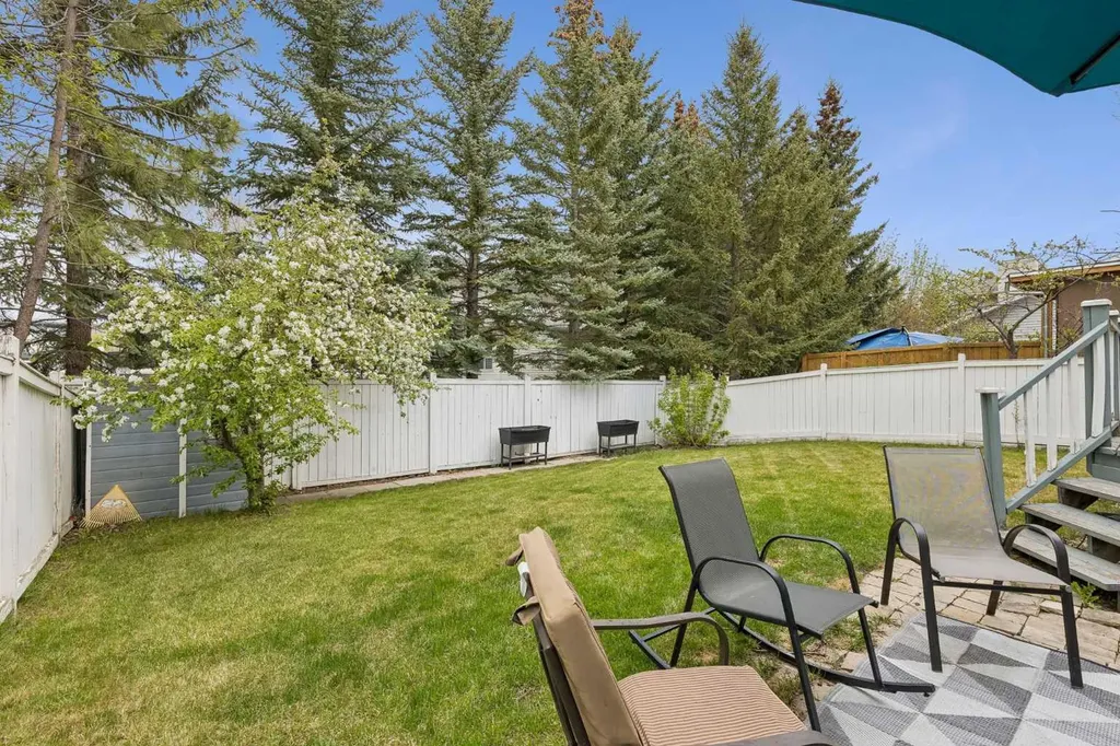 244 Scurfield Place NW Calgary AB T3L1T5