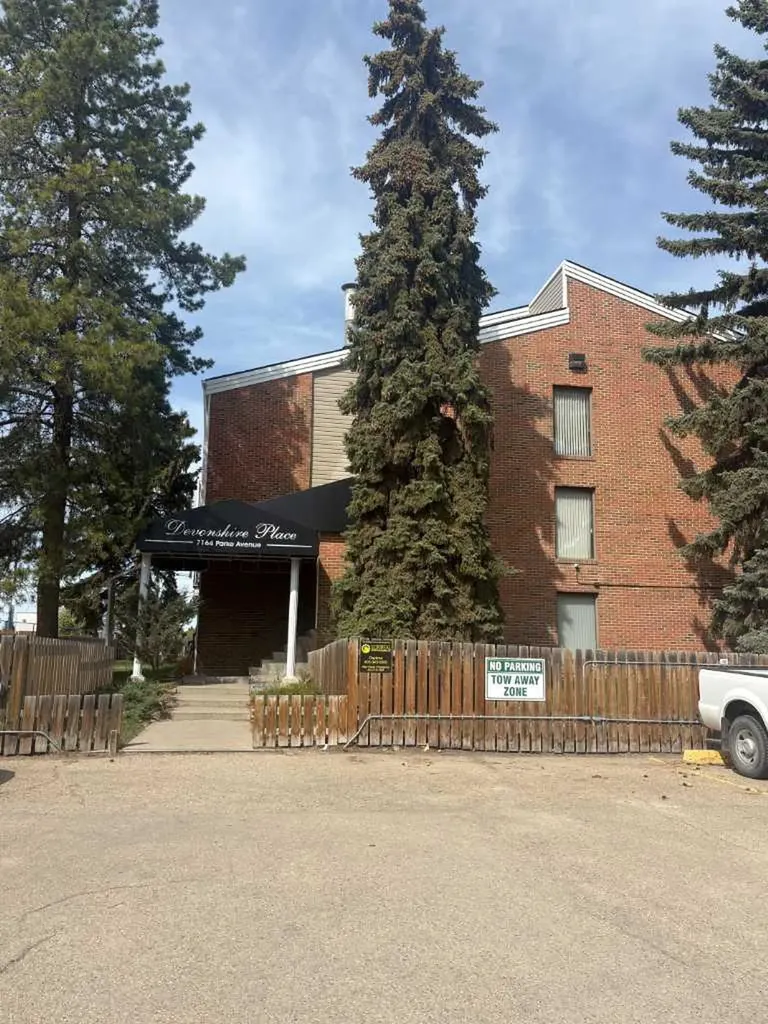 7164 Parke Avenue Red Deer AB t4p1m9