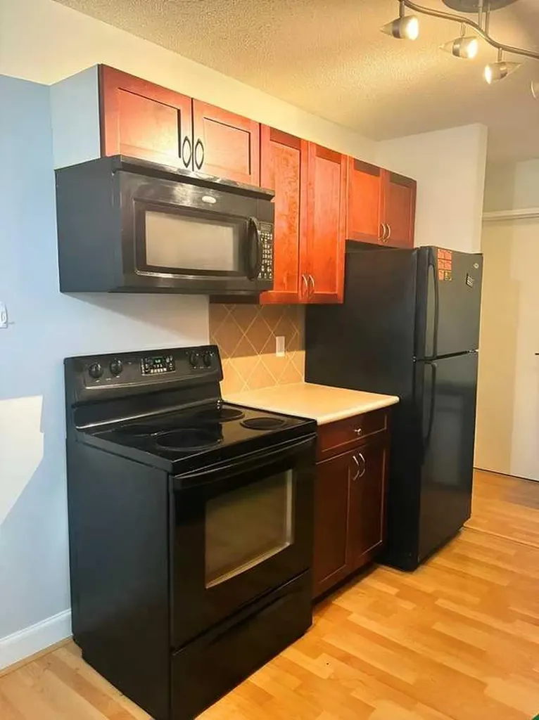 7164 Parke Avenue Red Deer AB t4p1m9