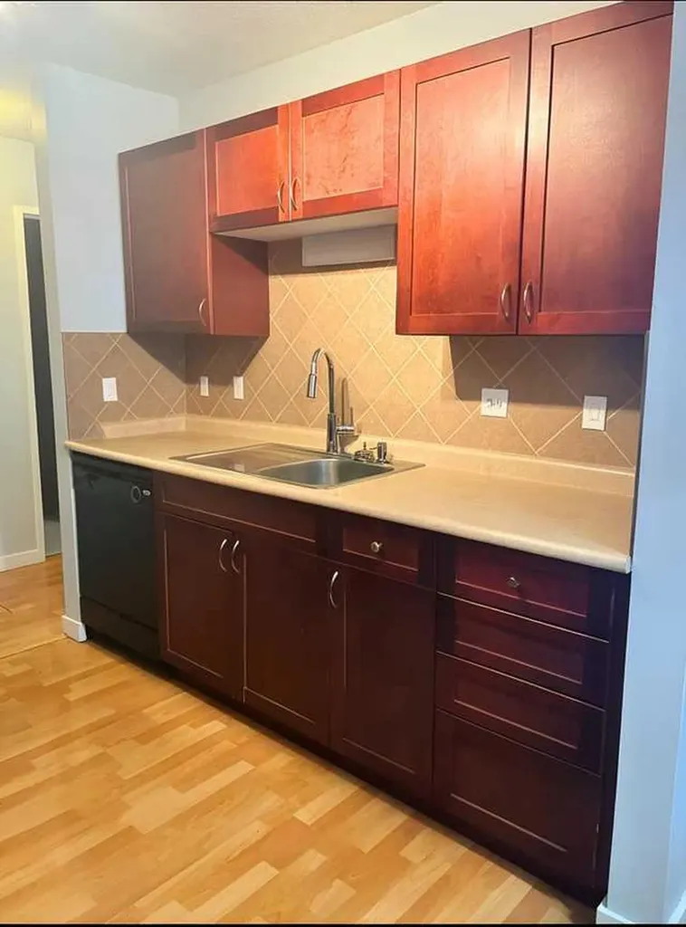 7164 Parke Avenue Red Deer AB t4p1m9