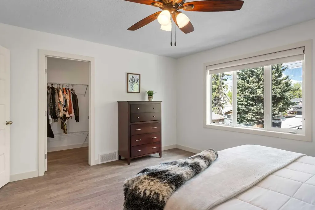 6110 Bowness Road NW Calgary AB T3B0E1