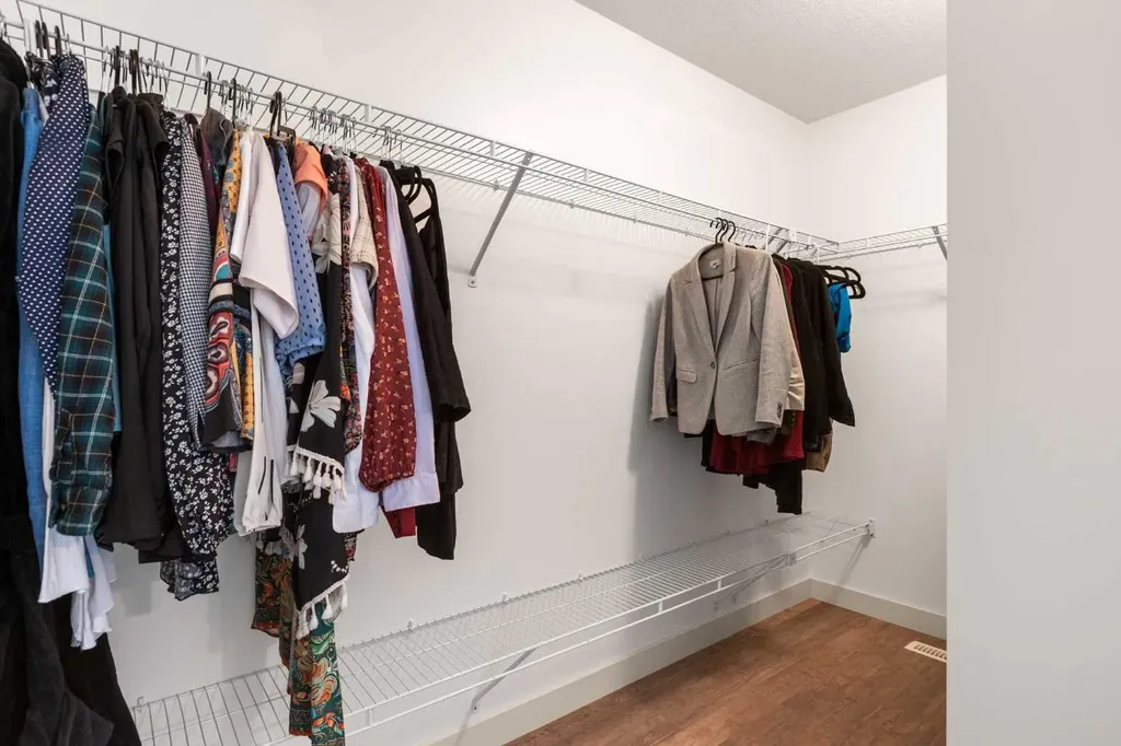 6110 Bowness Road NW Calgary AB T3B0E1