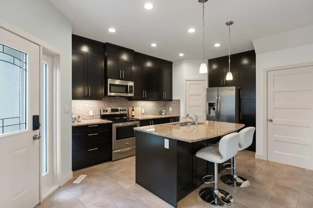 6110 Bowness Road NW Calgary AB T3B0E1