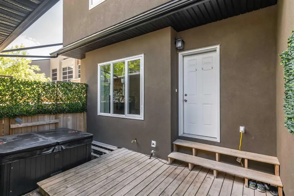 6110 Bowness Road NW Calgary AB T3B0E1