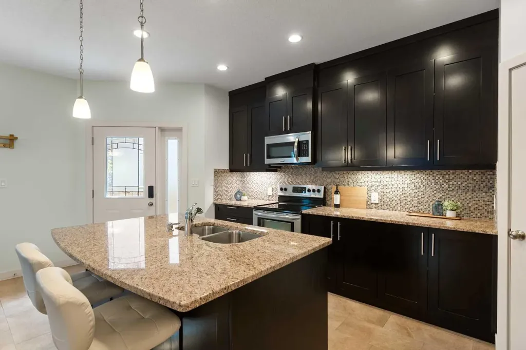 6110 Bowness Road NW Calgary AB T3B0E1
