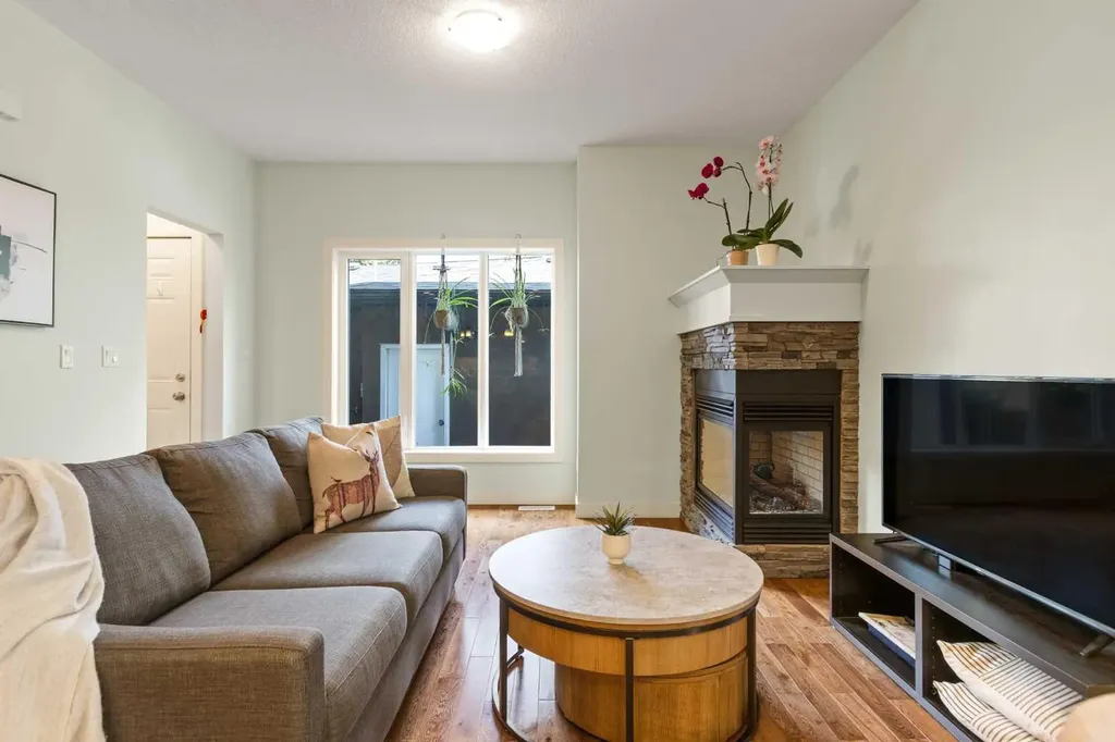 6110 Bowness Road NW Calgary AB T3B0E1