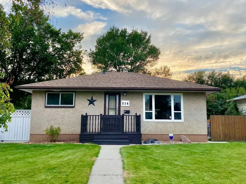 214 25 Street S Lethbridge AB T1J 3N9