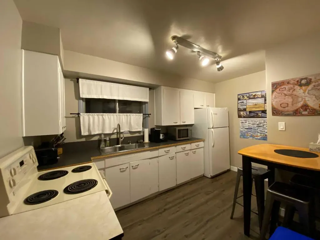 214 25 Street S Lethbridge AB T1J 3N9