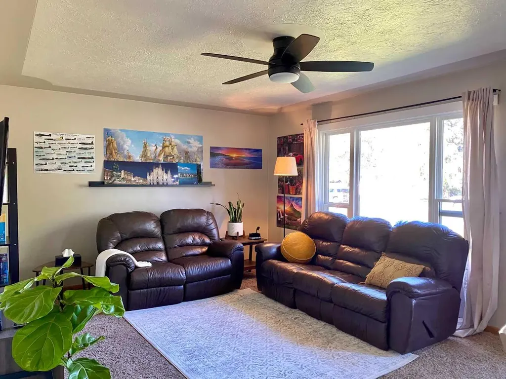 214 25 Street S Lethbridge AB T1J 3N9