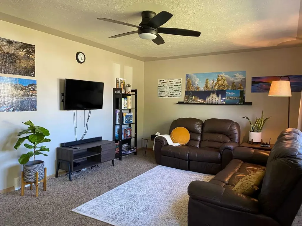 214 25 Street S Lethbridge AB T1J 3N9