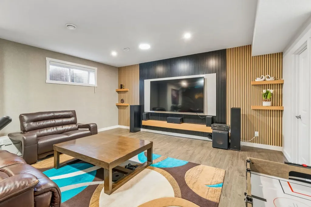 1228 Bayside Drive SW Airdrie AB T4B 5E8