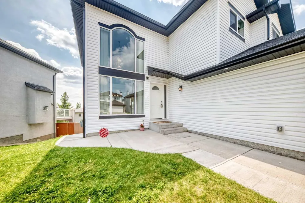 184 Panorama Hills Manor NW Calgary AB T3K5L2