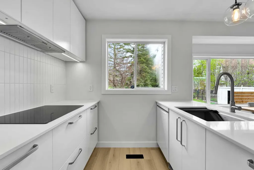 163 Citadel Park NW Calgary AB T3G3Y2