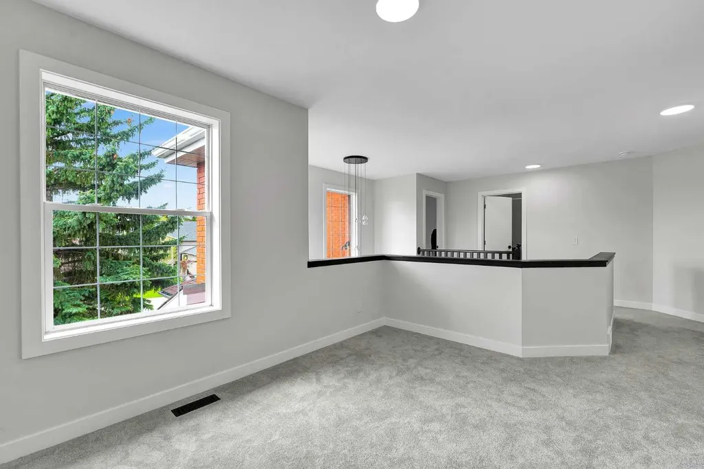 163 Citadel Park NW Calgary AB T3G3Y2