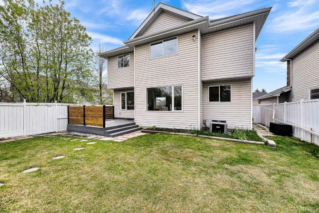 163 Citadel Park NW Calgary AB T3G3Y2