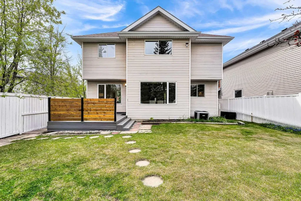 163 Citadel Park NW Calgary AB T3G3Y2