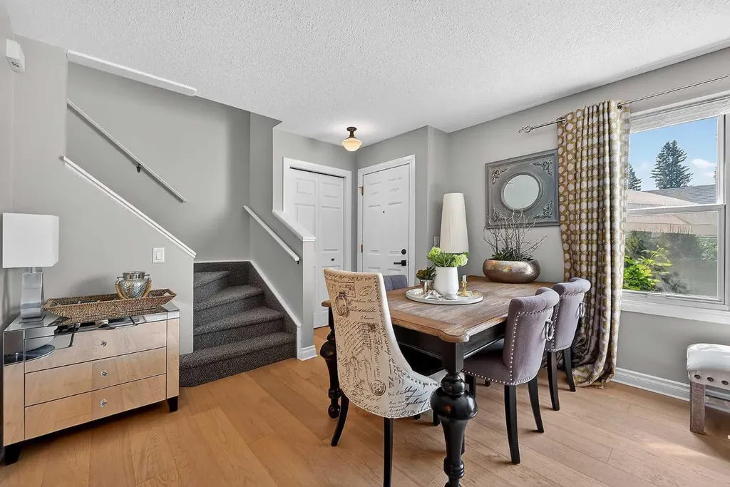 2275 Flanders Avenue SW Calgary AB T2T 5K9