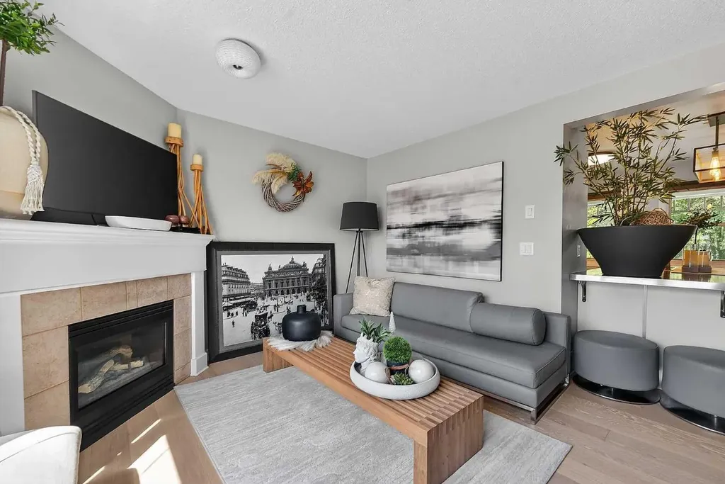 2275 Flanders Avenue SW Calgary AB T2T 5K9