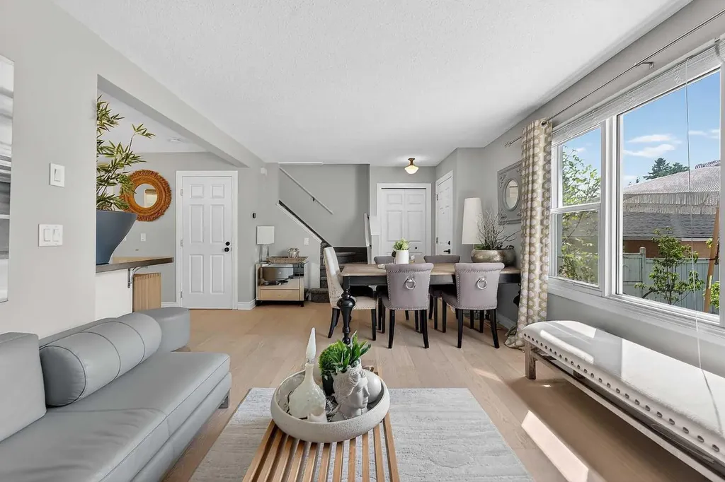 2275 Flanders Avenue SW Calgary AB T2T 5K9