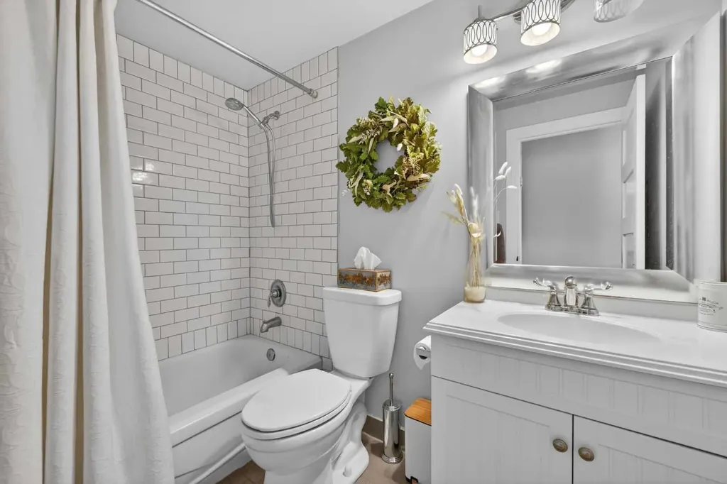 2275 Flanders Avenue SW Calgary AB T2T 5K9