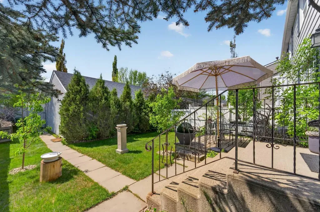 2275 Flanders Avenue SW Calgary AB T2T 5K9
