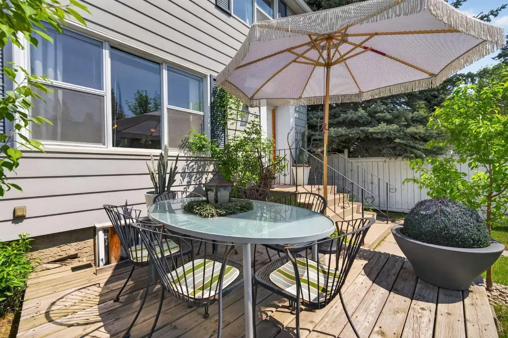 2275 Flanders Avenue SW Calgary AB T2T 5K9