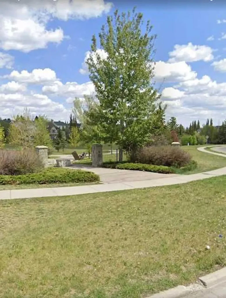 2275 Flanders Avenue SW Calgary AB T2T 5K9