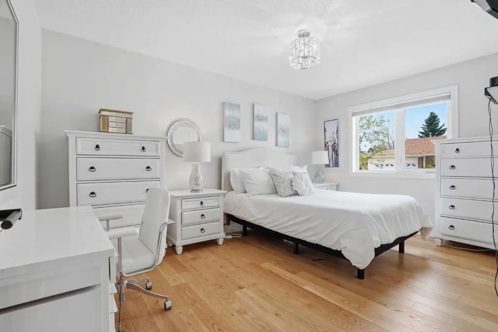 44 Vandoos Gardens NW Calgary AB T3A 4W4